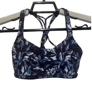 Lululemon Women’s Strappy Back Sports Bra Sports Top Size 2